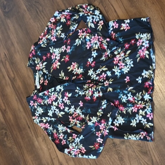 Two Arrows Black Pink Floral Lace Up VNeck Blouse I - Picture 1 of 6